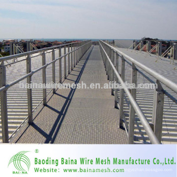 Vente chaude de haute qualité en acier inoxydable Wire Rope Mesh Fence Supplier